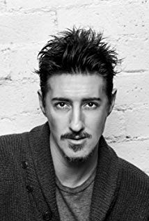How tall is Eric Balfour?